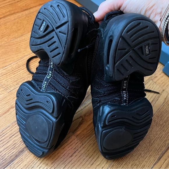 Bloch Black Children’s Performance Mesh Split Sole Dance Sneaker Size 3.5 - Picture 9 of 9